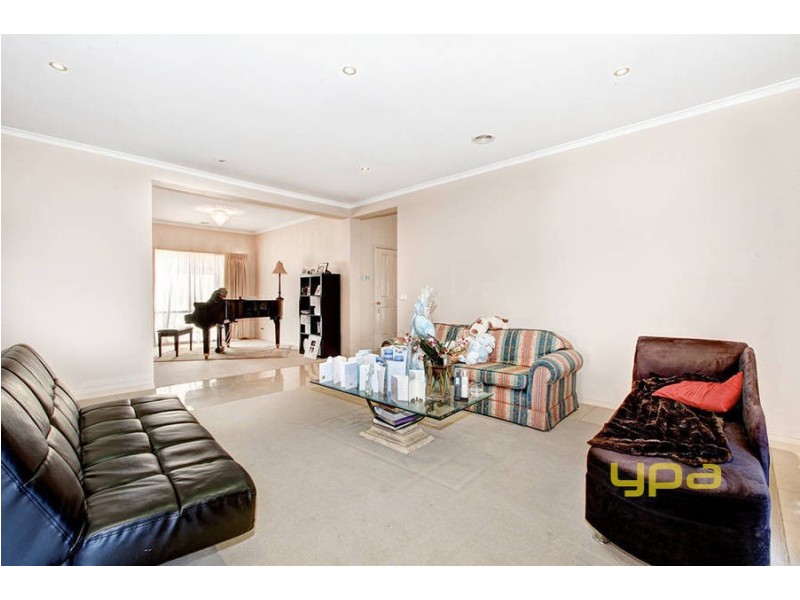 5 Cooks Way, Taylors Hill VIC 3037