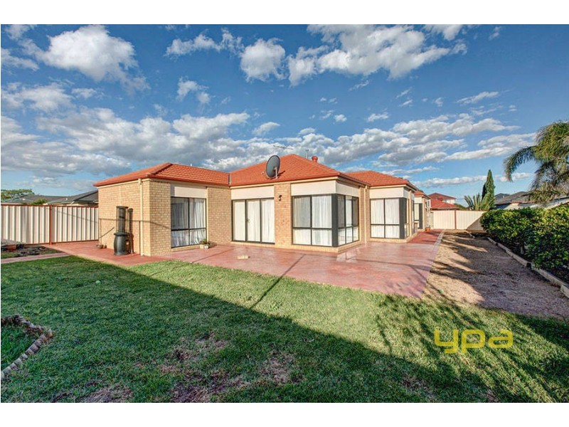 5 Cooks Way, Taylors Hill VIC 3037