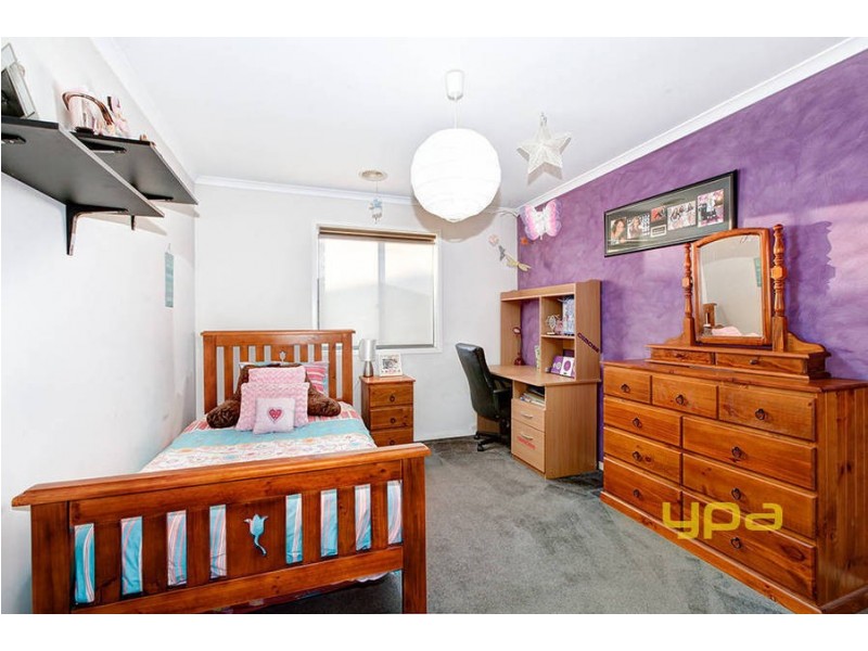 6 Vaucluse Blvd, Taylors Hill VIC 3037