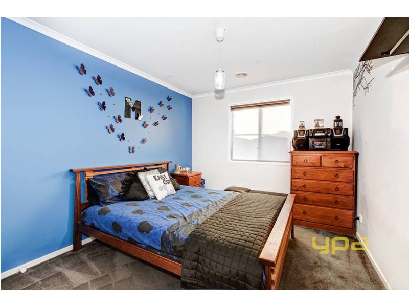 6 Vaucluse Blvd, Taylors Hill VIC 3037