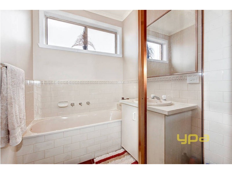 24 Rye Court, Delahey VIC 3037