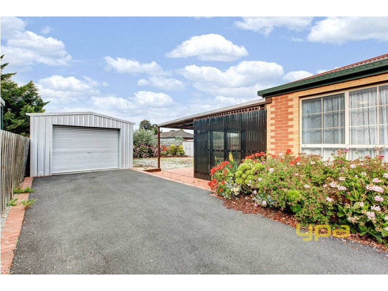 24 Rye Court, Delahey VIC 3037
