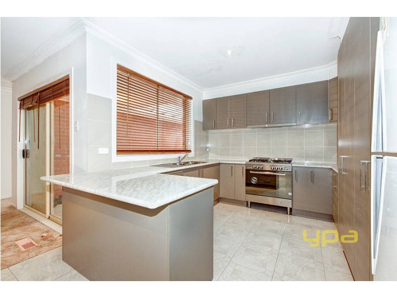 30 Messina Crescent, Taylors Lakes VIC 3038