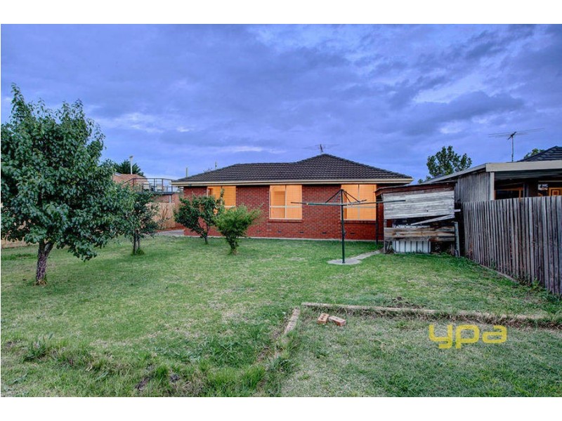30 Messina Crescent, Taylors Lakes VIC 3038