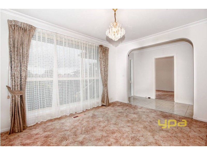 30 Messina Crescent, Taylors Lakes VIC 3038