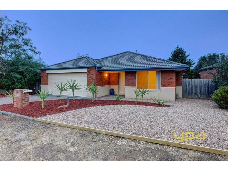 32 Kenswick Drive, Hillside VIC 3037