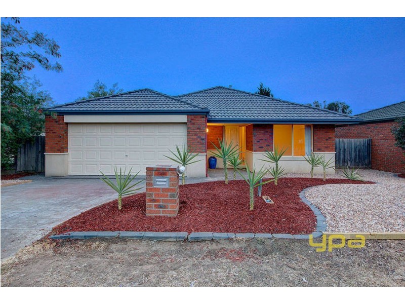 32 Kenswick Drive, Hillside VIC 3037