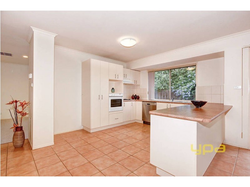 32 Kenswick Drive, Hillside VIC 3037