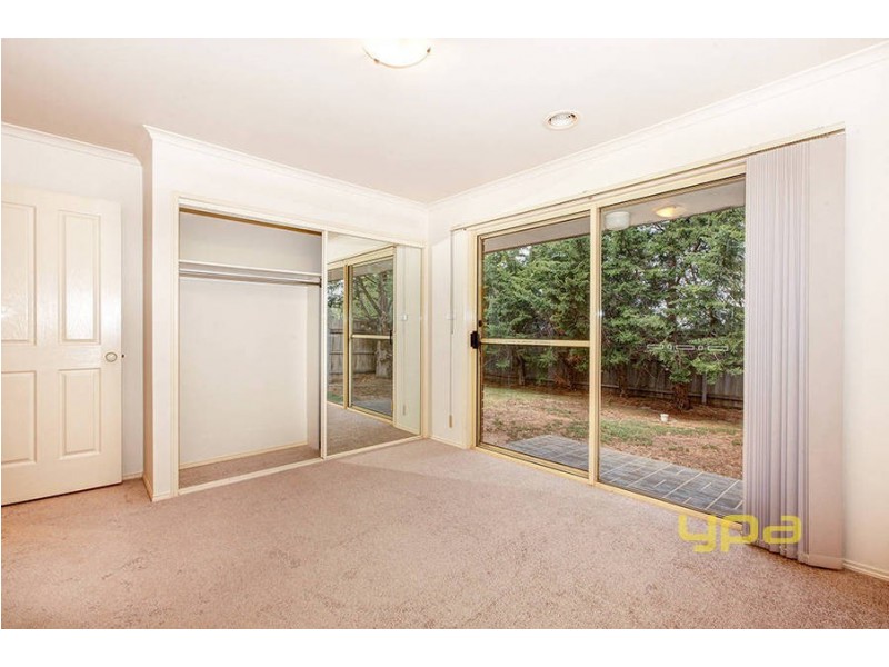 32 Kenswick Drive, Hillside VIC 3037