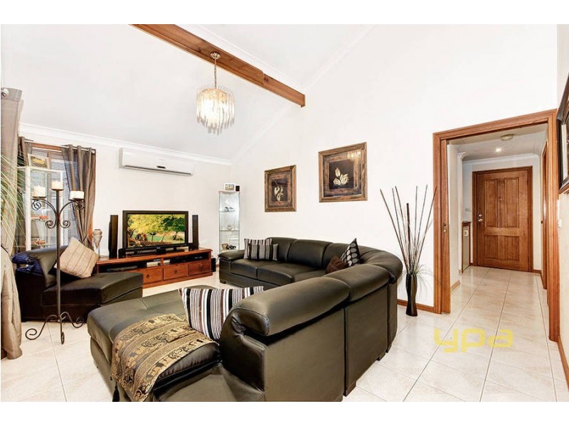 10 Doran Walk, Delahey VIC 3037