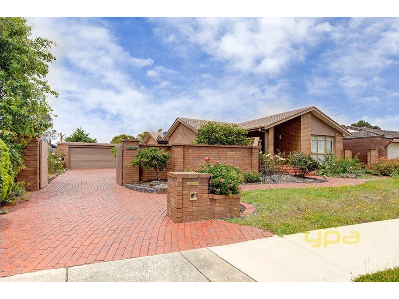 16 Sherbrooke Crescent, Taylors Lakes VIC 3038