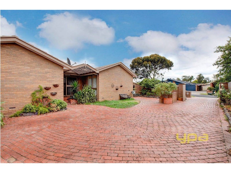 16 Sherbrooke Crescent, Taylors Lakes VIC 3038