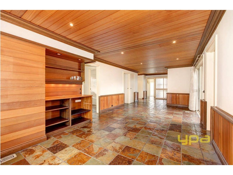 16 Sherbrooke Crescent, Taylors Lakes VIC 3038