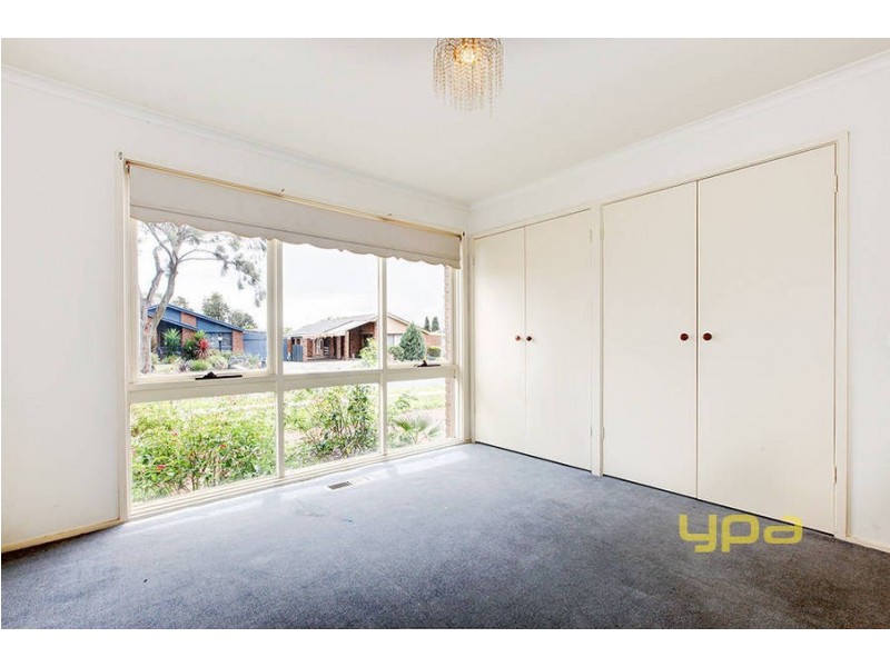 16 Sherbrooke Crescent, Taylors Lakes VIC 3038