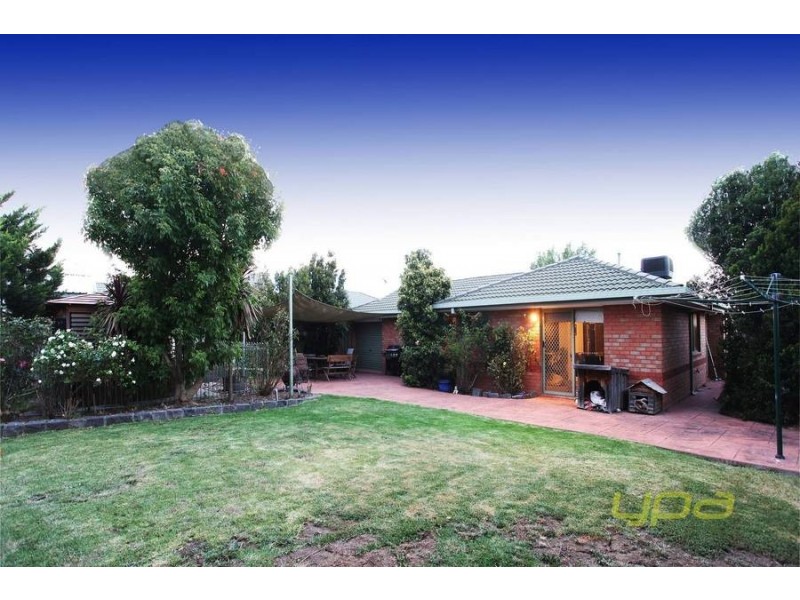 25 Pimelea Way, Hillside VIC 3037