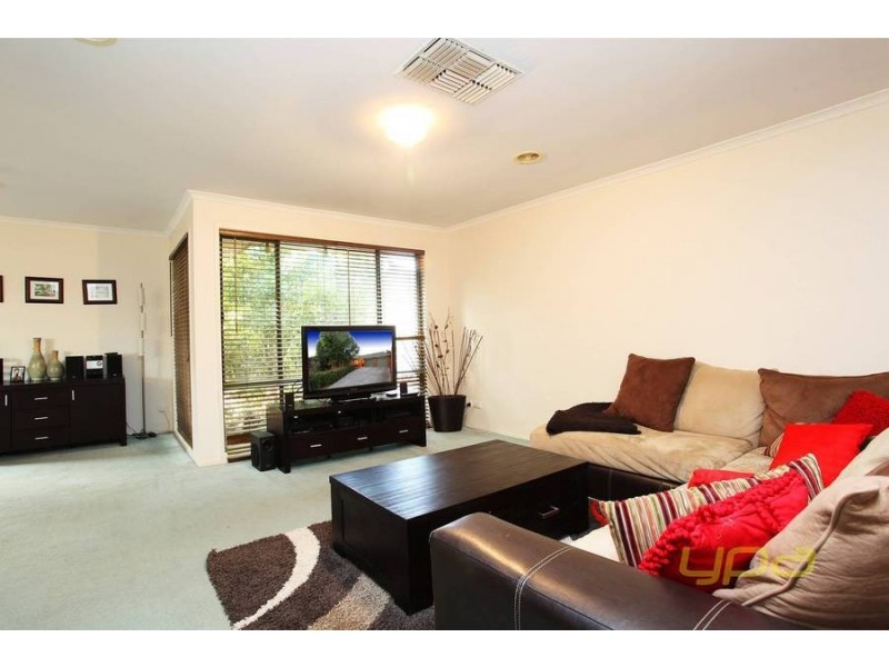 25 Pimelea Way, Hillside VIC 3037