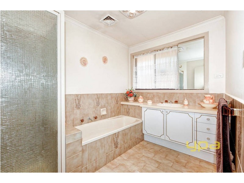 60 Apollo Road, Taylors Lakes VIC 3038