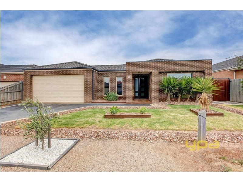 13 Margaret Place, Taylors Hill VIC 3037