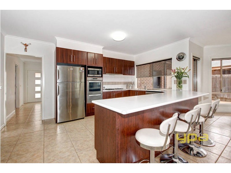 13 Margaret Place, Taylors Hill VIC 3037