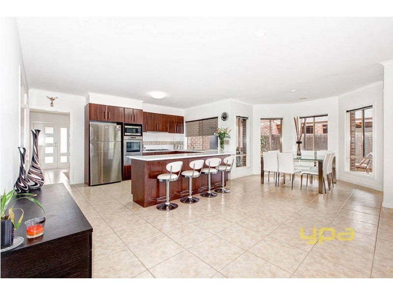 13 Margaret Place, Taylors Hill VIC 3037