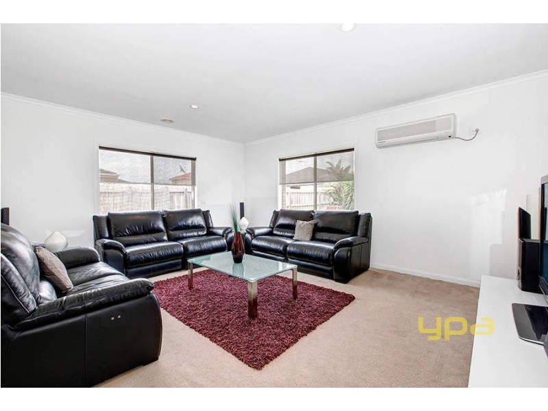13 Margaret Place, Taylors Hill VIC 3037