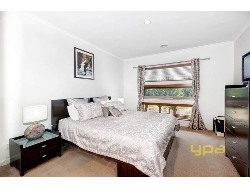 13 Margaret Place, Taylors Hill VIC 3037