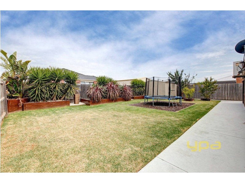 13 Margaret Place, Taylors Hill VIC 3037