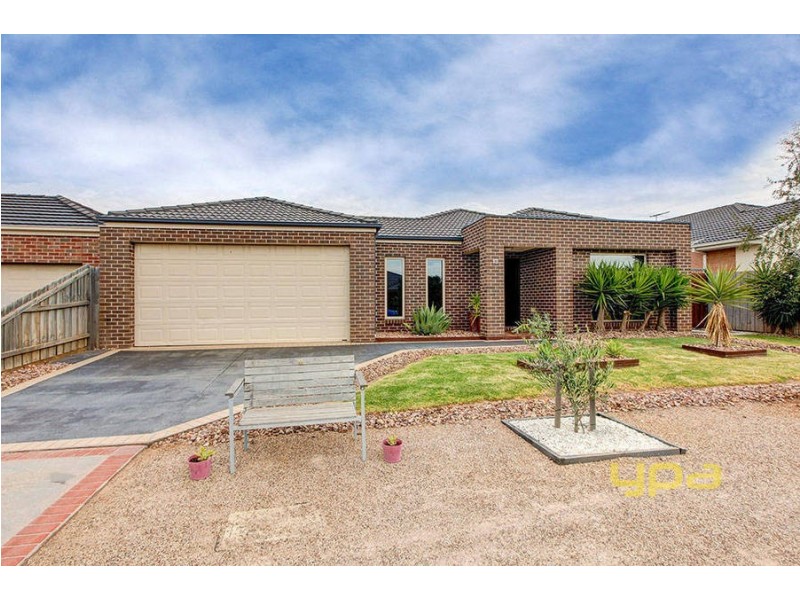 13 Margaret Place, Taylors Hill VIC 3037