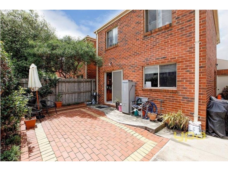 73 Village Avenue, Taylors Lakes VIC 3038