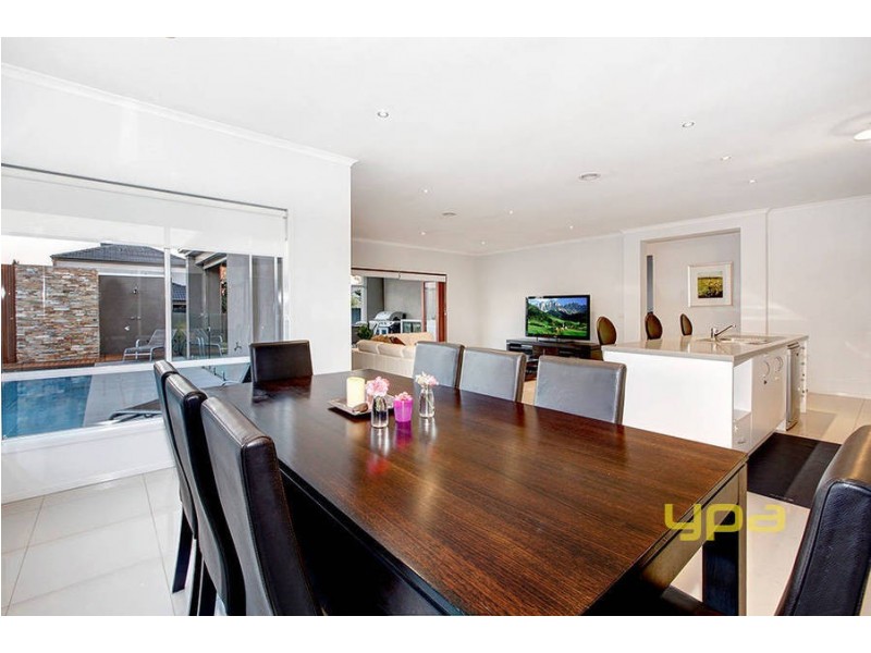 11 Pyrmont Terrace, Taylors Hill VIC 3037