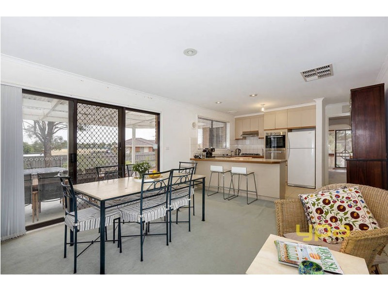 5 Milne Court, Delahey VIC 3037