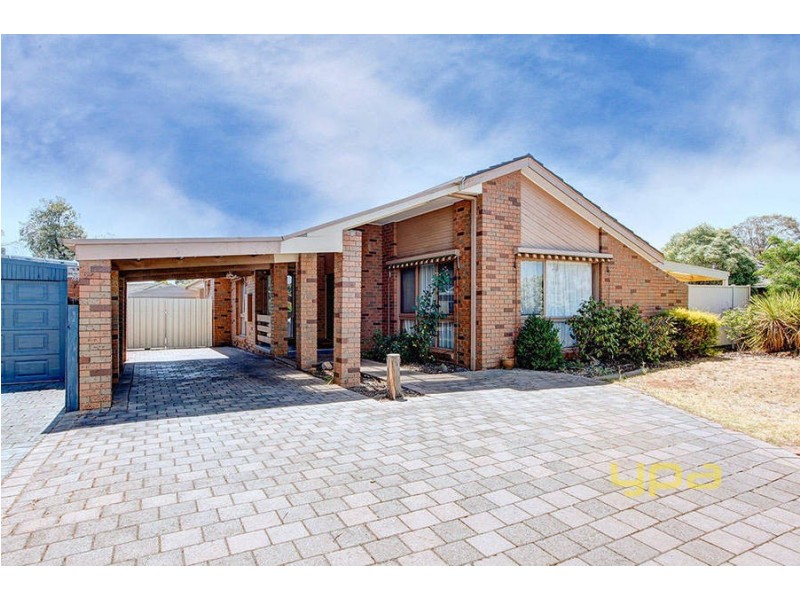 13 Sherbrooke Crescent, Taylors Lakes VIC 3038