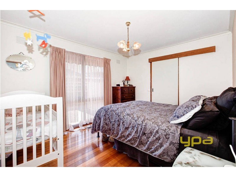 13 Sherbrooke Crescent, Taylors Lakes VIC 3038