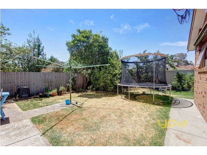 13 Sherbrooke Crescent, Taylors Lakes VIC 3038