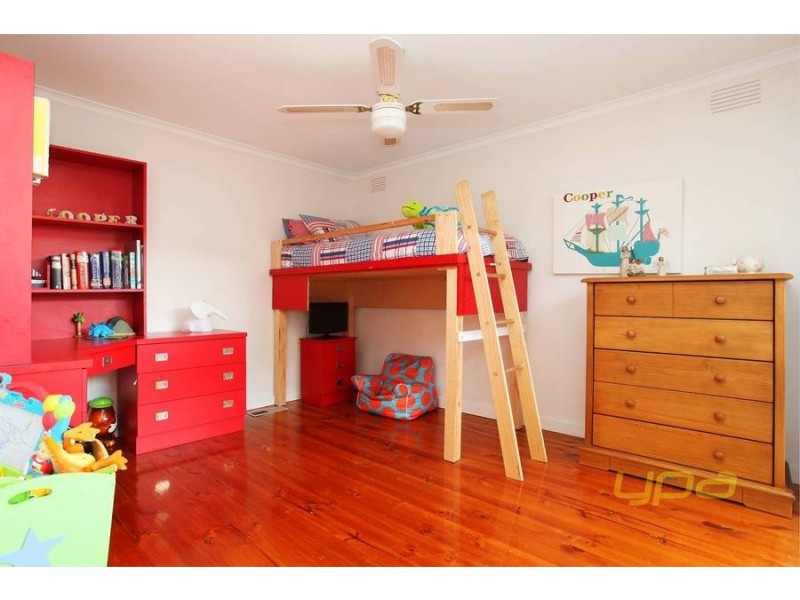 8 Angourie Crescent, Taylors Lakes VIC 3038