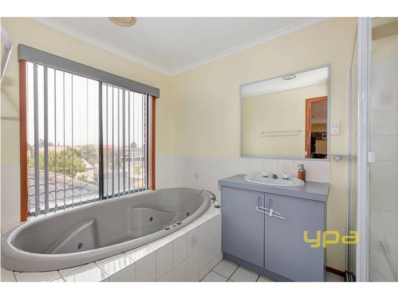 6 Pastoral Place, Sydenham VIC 3037