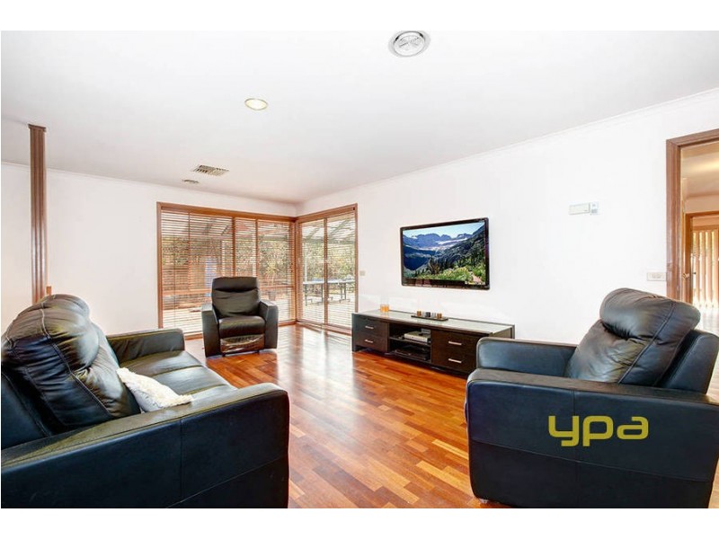 8 Rockwall Close, Sydenham VIC 3037