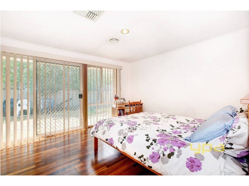 8 Rockwall Close, Sydenham VIC 3037