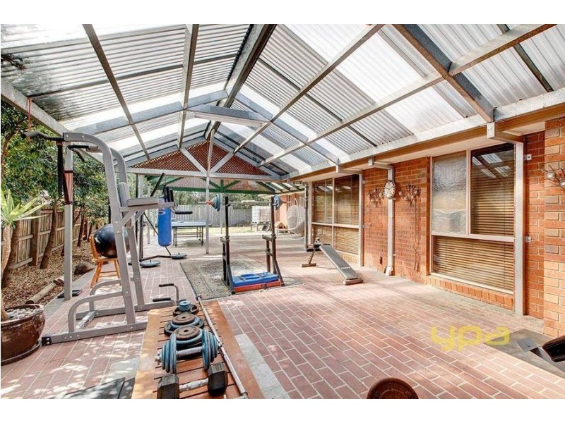 8 Rockwall Close, Sydenham VIC 3037