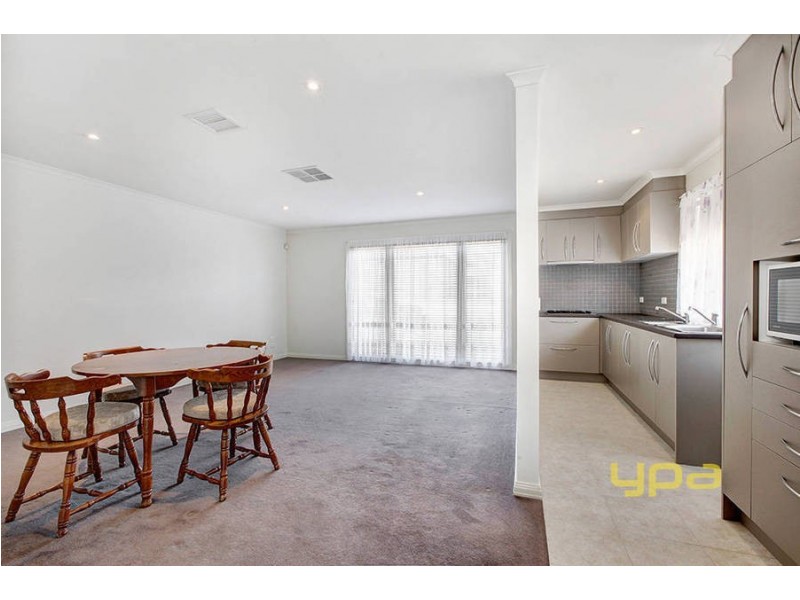 18 Rowlandson Place, Taylors Lakes VIC 3038