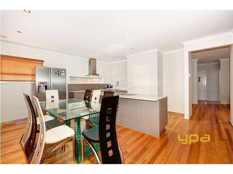 12 Lucas Terrace, Taylors Hill VIC 3037