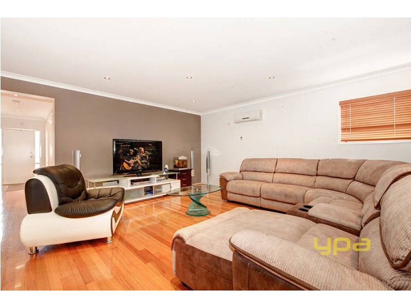 12 Lucas Terrace, Taylors Hill VIC 3037