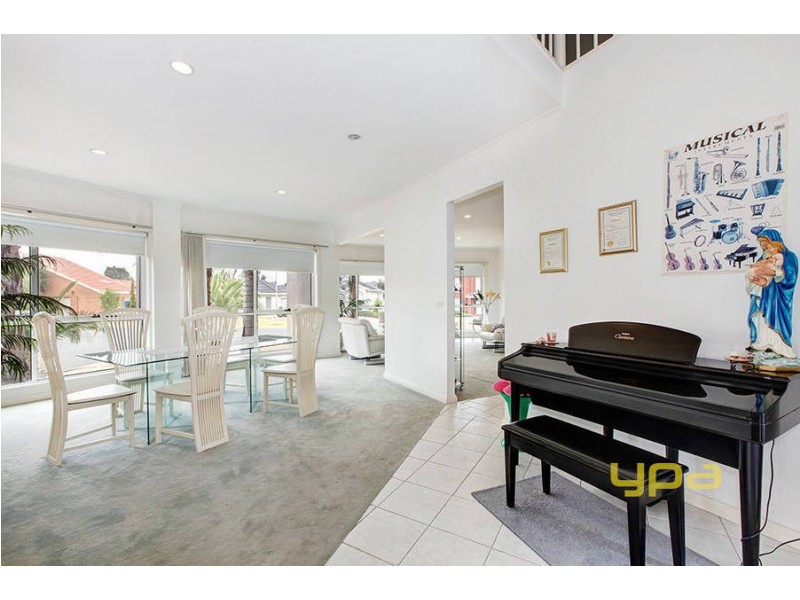 12 Booth Way, Taylors Lakes VIC 3038