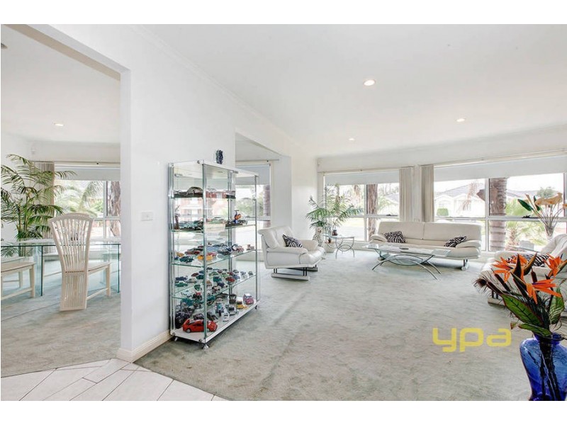 12 Booth Way, Taylors Lakes VIC 3038