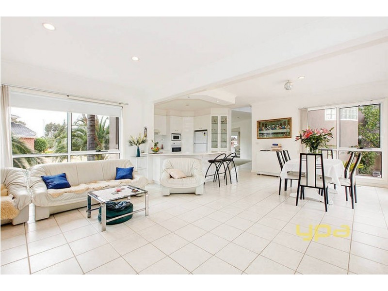 12 Booth Way, Taylors Lakes VIC 3038