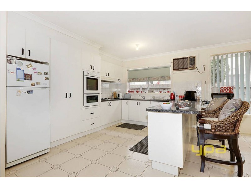 65 Pintail Crescent, Taylors Lakes VIC 3038