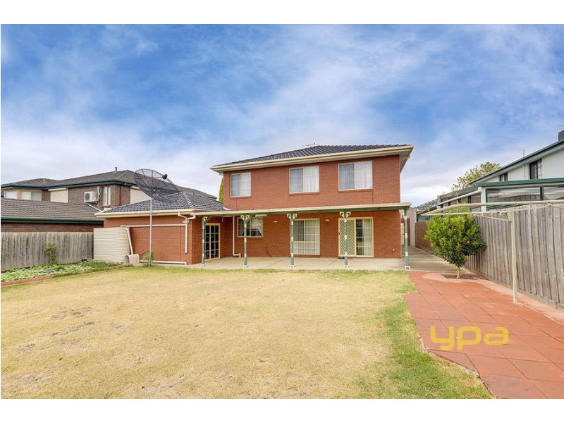 16 Landsbourgh Avenue, Taylors Lakes VIC 3038