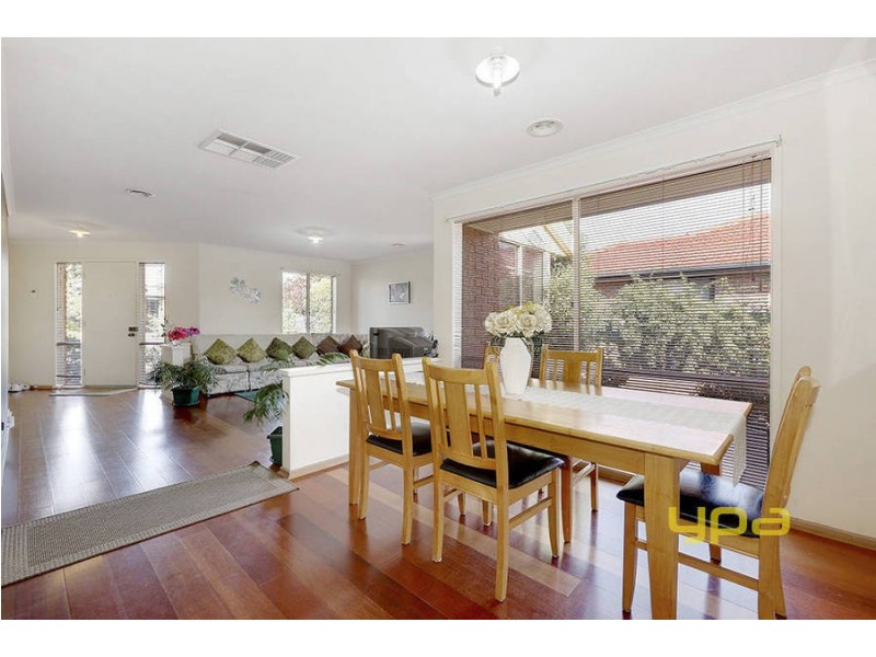 6 Stockyard Close, Sydenham VIC 3037