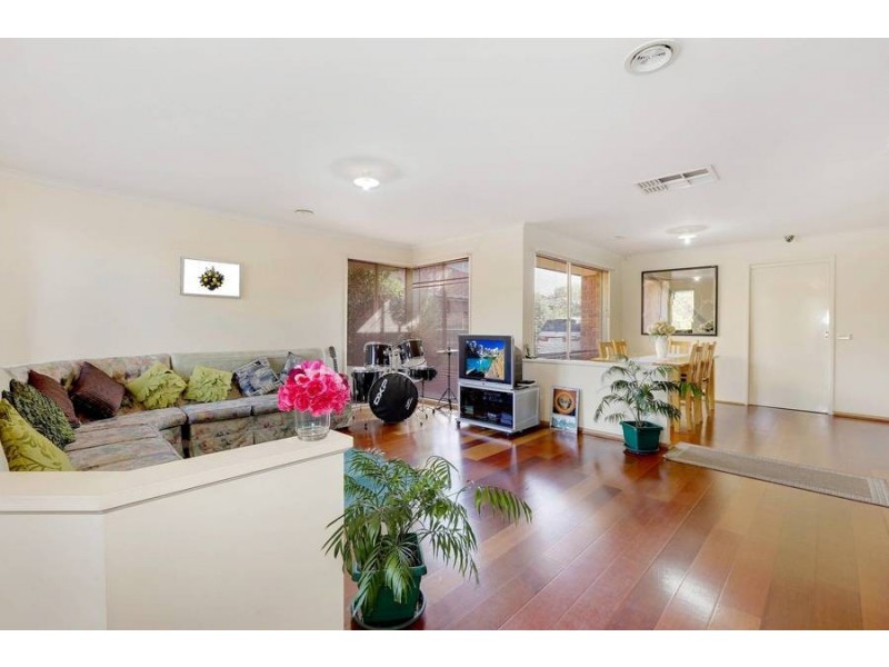 6 Stockyard Close, Sydenham VIC 3037