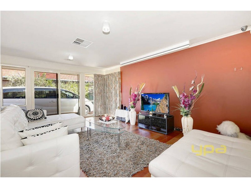 6 Stockyard Close, Sydenham VIC 3037